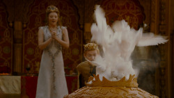 extant_GameOfThrones_4x02-TheLionAndTheRose_5257