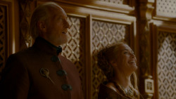 extant_GameOfThrones_4x02-TheLionAndTheRose_5264