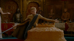 extant_GameOfThrones_4x02-TheLionAndTheRose_5267