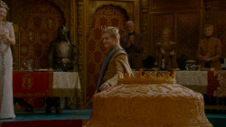 extant_GameOfThrones_4x02-TheLionAndTheRose_5269