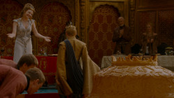 extant_GameOfThrones_4x02-TheLionAndTheRose_5273