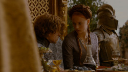 extant_GameOfThrones_4x02-TheLionAndTheRose_5290