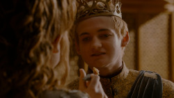 extant_GameOfThrones_4x02-TheLionAndTheRose_5305