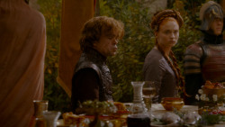 extant_GameOfThrones_4x02-TheLionAndTheRose_5310