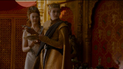 extant_GameOfThrones_4x02-TheLionAndTheRose_5314