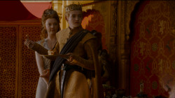 extant_GameOfThrones_4x02-TheLionAndTheRose_5316