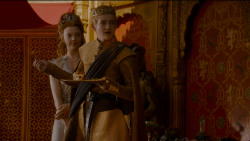 extant_GameOfThrones_4x02-TheLionAndTheRose_5317