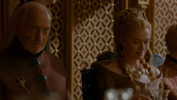 extant_GameOfThrones_4x02-TheLionAndTheRose_5320