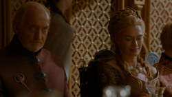 extant_GameOfThrones_4x02-TheLionAndTheRose_5321