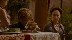 extant_GameOfThrones_4x02-TheLionAndTheRose_5323