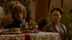 extant_GameOfThrones_4x02-TheLionAndTheRose_5326
