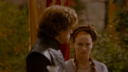 extant_GameOfThrones_4x02-TheLionAndTheRose_5342