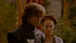 extant_GameOfThrones_4x02-TheLionAndTheRose_5343
