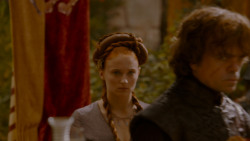 extant_GameOfThrones_4x02-TheLionAndTheRose_5346