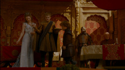 extant_GameOfThrones_4x02-TheLionAndTheRose_5350