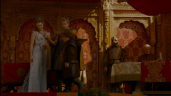 extant_GameOfThrones_4x02-TheLionAndTheRose_5351