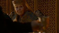 extant_GameOfThrones_4x02-TheLionAndTheRose_5356