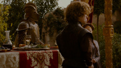extant_GameOfThrones_4x02-TheLionAndTheRose_5374