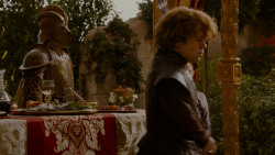 extant_GameOfThrones_4x02-TheLionAndTheRose_5375
