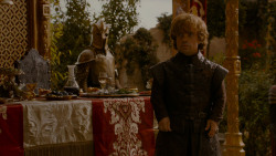 extant_GameOfThrones_4x02-TheLionAndTheRose_5382