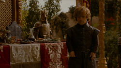 extant_GameOfThrones_4x02-TheLionAndTheRose_5383