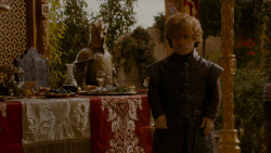 extant_GameOfThrones_4x02-TheLionAndTheRose_5384