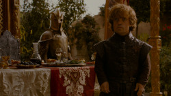 extant_GameOfThrones_4x02-TheLionAndTheRose_5396