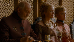 extant_GameOfThrones_4x02-TheLionAndTheRose_5397