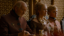 extant_GameOfThrones_4x02-TheLionAndTheRose_5398