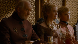extant_GameOfThrones_4x02-TheLionAndTheRose_5399