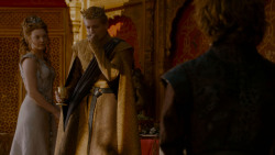 extant_GameOfThrones_4x02-TheLionAndTheRose_5400