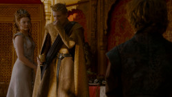 extant_GameOfThrones_4x02-TheLionAndTheRose_5401