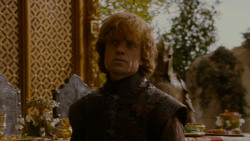 extant_GameOfThrones_4x02-TheLionAndTheRose_5404