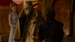 extant_GameOfThrones_4x02-TheLionAndTheRose_5408