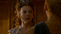 extant_GameOfThrones_4x02-TheLionAndTheRose_5421