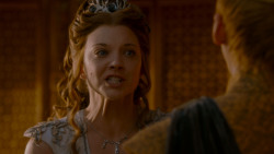 extant_GameOfThrones_4x02-TheLionAndTheRose_5422