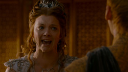 extant_GameOfThrones_4x02-TheLionAndTheRose_5423