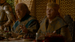 extant_GameOfThrones_4x02-TheLionAndTheRose_5426