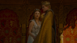 extant_GameOfThrones_4x02-TheLionAndTheRose_5428