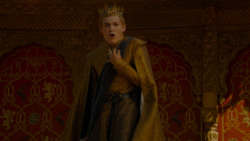 extant_GameOfThrones_4x02-TheLionAndTheRose_5430