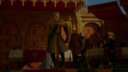 extant_GameOfThrones_4x02-TheLionAndTheRose_5431
