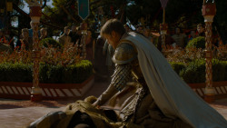 extant_GameOfThrones_4x02-TheLionAndTheRose_5446