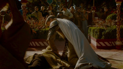 extant_GameOfThrones_4x02-TheLionAndTheRose_5451