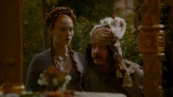 extant_GameOfThrones_4x02-TheLionAndTheRose_5457