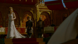 extant_GameOfThrones_4x02-TheLionAndTheRose_5458