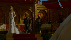 extant_GameOfThrones_4x02-TheLionAndTheRose_5459