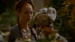 extant_GameOfThrones_4x02-TheLionAndTheRose_5462