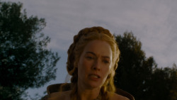 extant_GameOfThrones_4x02-TheLionAndTheRose_5468