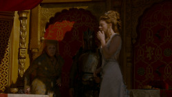extant_GameOfThrones_4x02-TheLionAndTheRose_5473