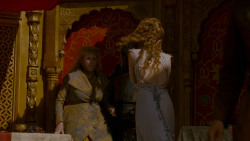 extant_GameOfThrones_4x02-TheLionAndTheRose_5474